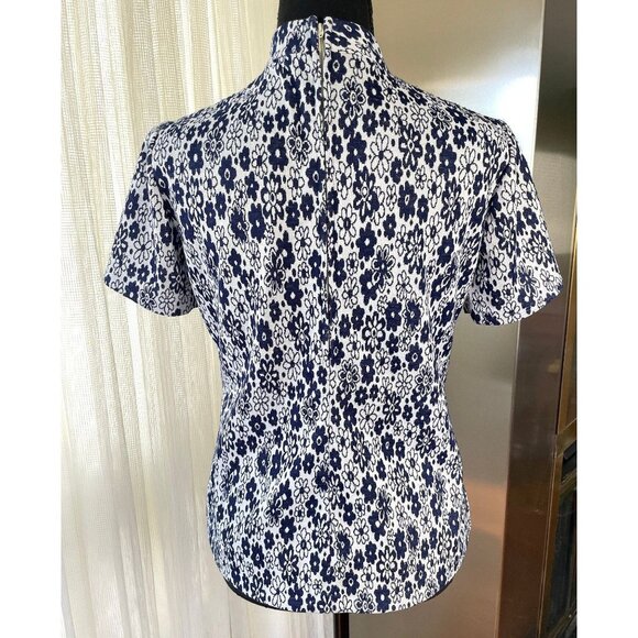 Vintage 70s top, crazy daisies, navy blue short sleeves shirt - Picture 6 of 9
